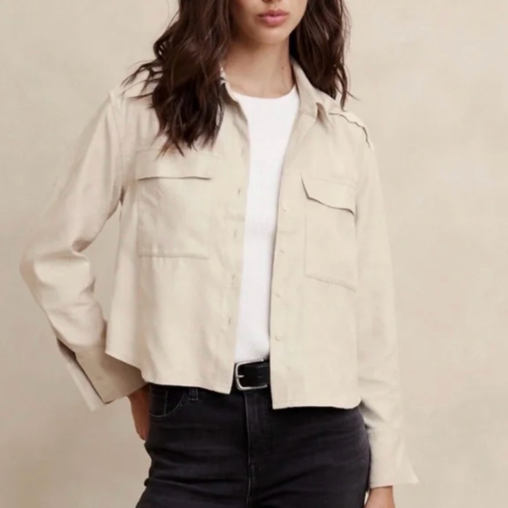 Banana Republic Vegan Suede Cropped Shirt NWT Small Selenite